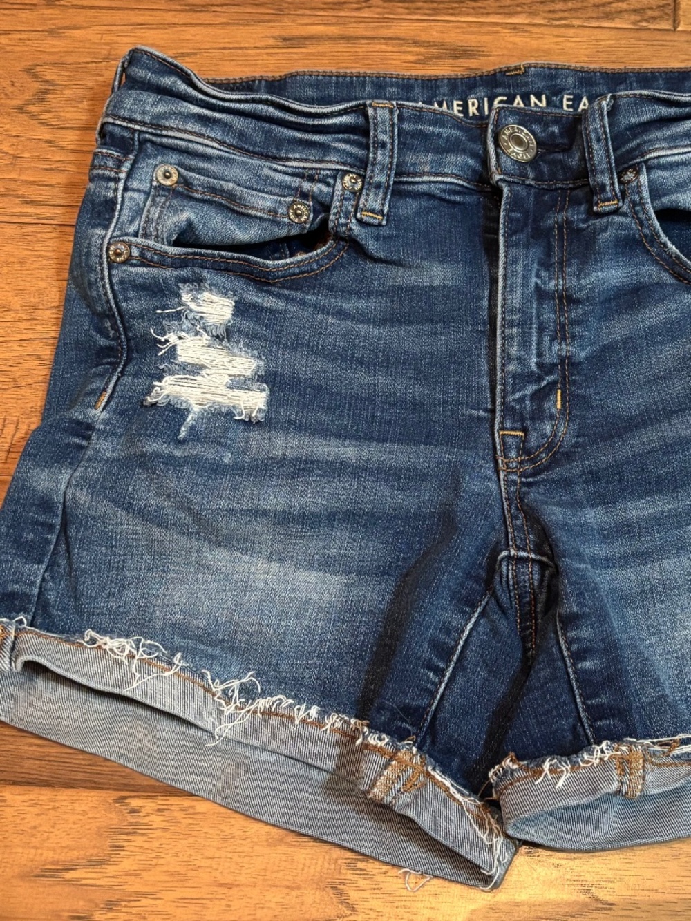 American Eagle Midi shorts size 6